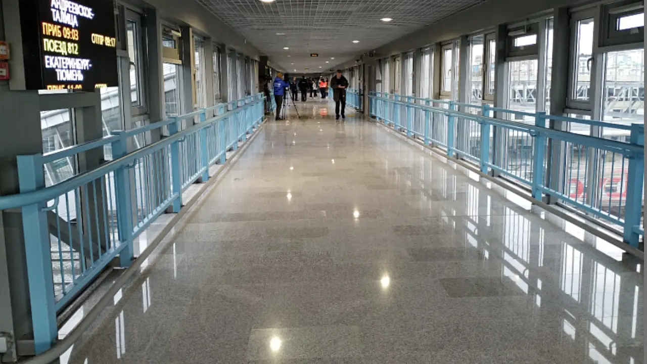 Надземный переход железнодорожного вокзала в г. Тюмени., фото 2