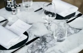 Столы и столики из камня