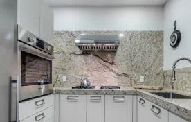 Фартуки для кухни из гранита