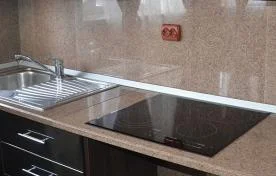Фартуки для кухни из гранита